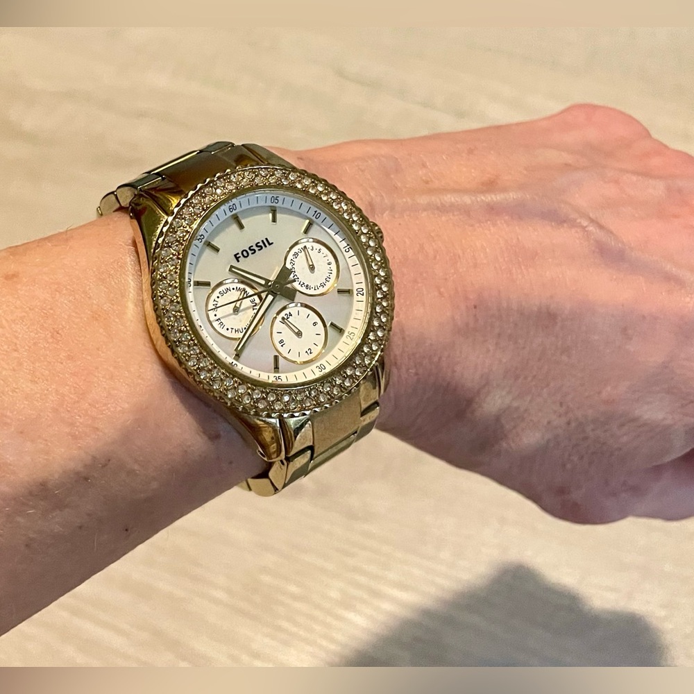 Fossil Women’s Gold Tone Crystal Bezel Watch with Mother of Pearl Dial - Picture 7 of 9